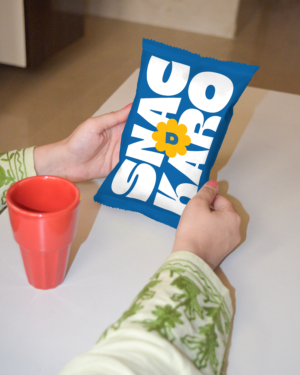 Holding Chips Packet